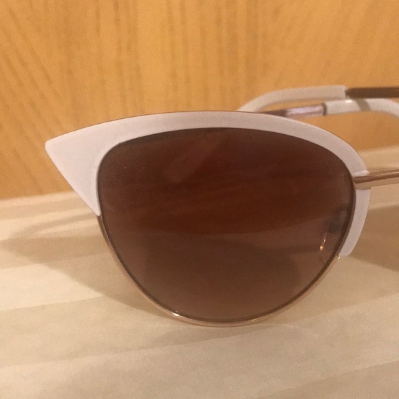 RETRO SUNGLASSES - Picture 7 of 8